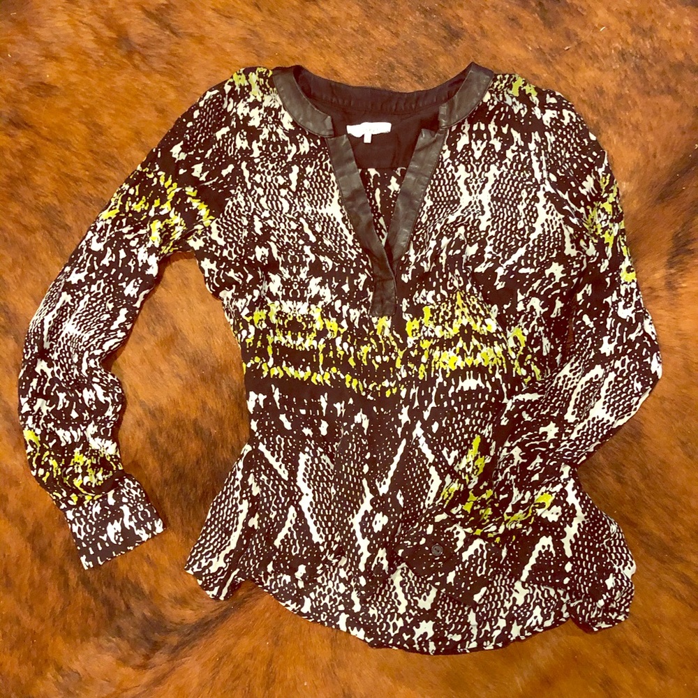 Women’s dress top